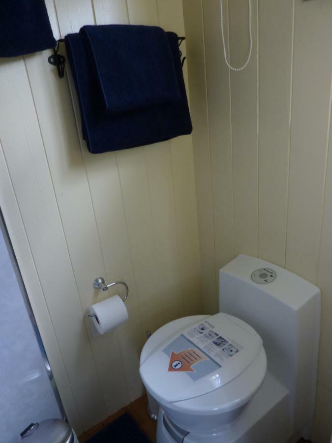 The Buteland Stop Rosie Off Grid Shepherds Hut Bellingham Exterior photo